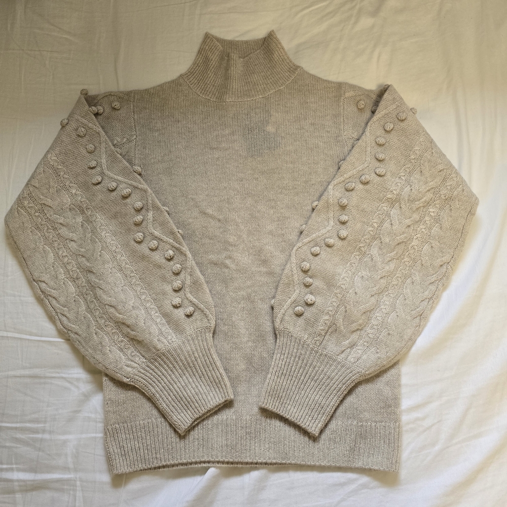 NWT 100% Cashmere Bloomingdale's Cream Turtleneck Sweater - Small